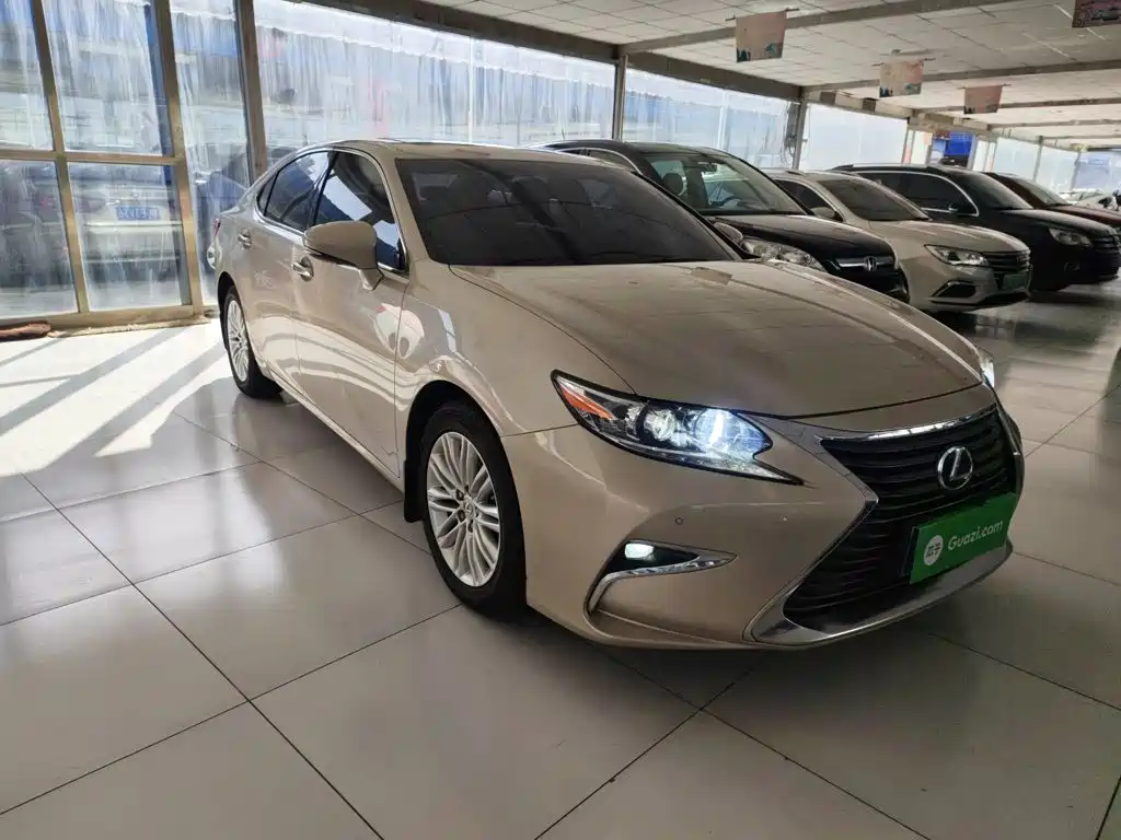 Lexus ES — миниатюра 23