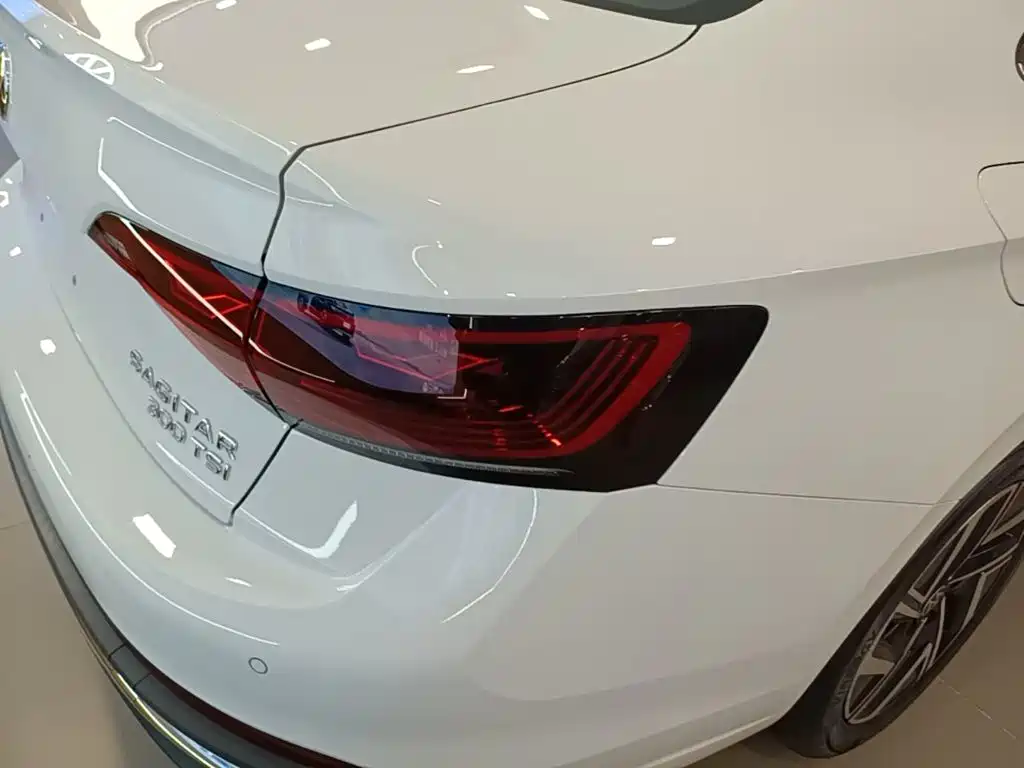 Volkswagen Sagitar 2026 3000 300TSI DSG