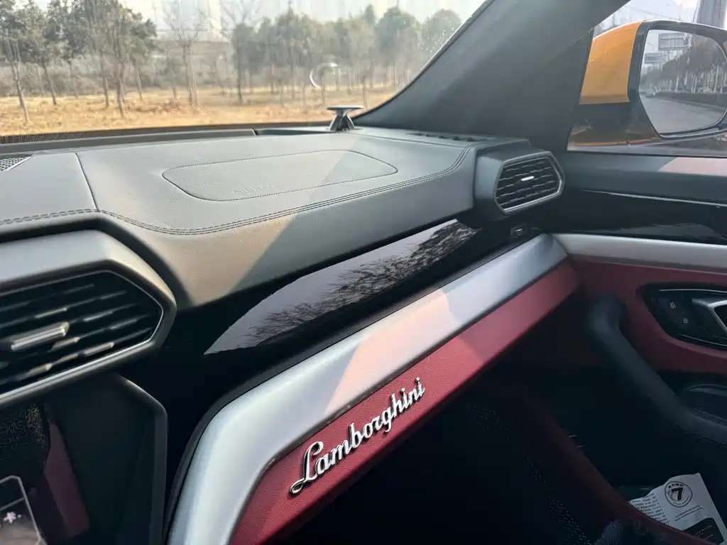 Lamborghini Urus — миниатюра 6