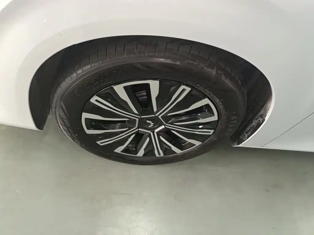 Wuling Xingguang 730 New Energy — миниатюра 23