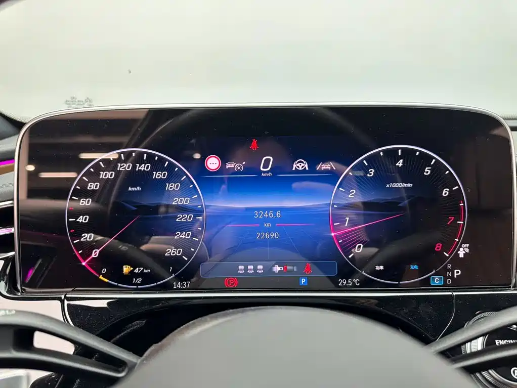 Mercedes-Benz E-Class — миниатюра 14