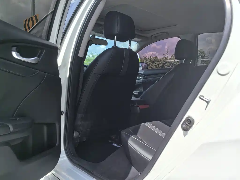 Honda Civic — миниатюра 7
