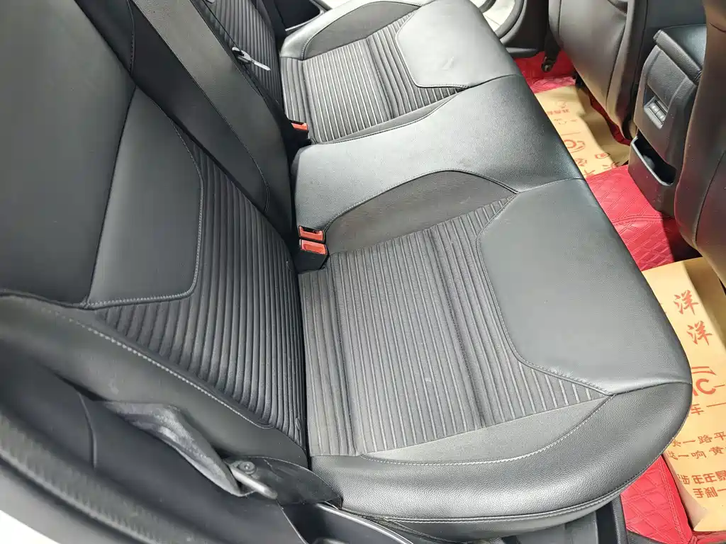 Ford Focus — миниатюра 10
