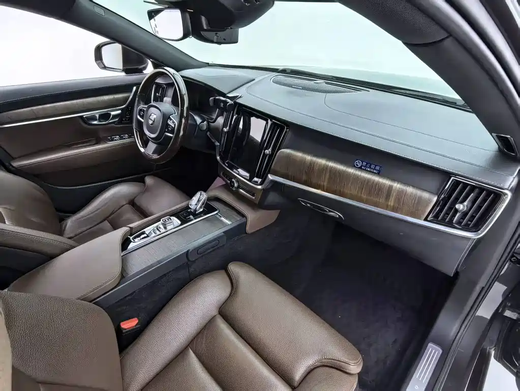 Volvo S90 — миниатюра 7