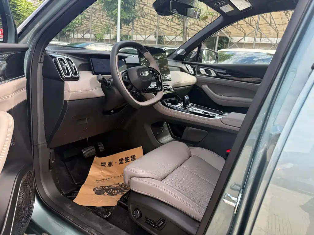 Geely Boyue L — миниатюра 10