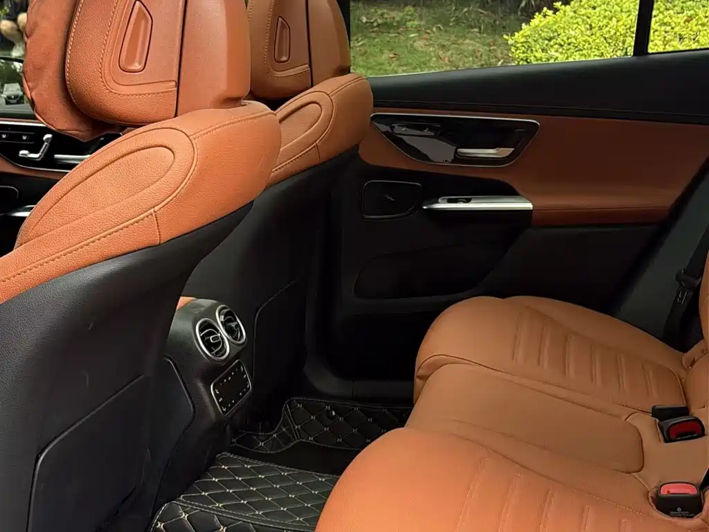 Mercedes-Benz GLC 2023 GLC 260 L 4MATIC 5 мест