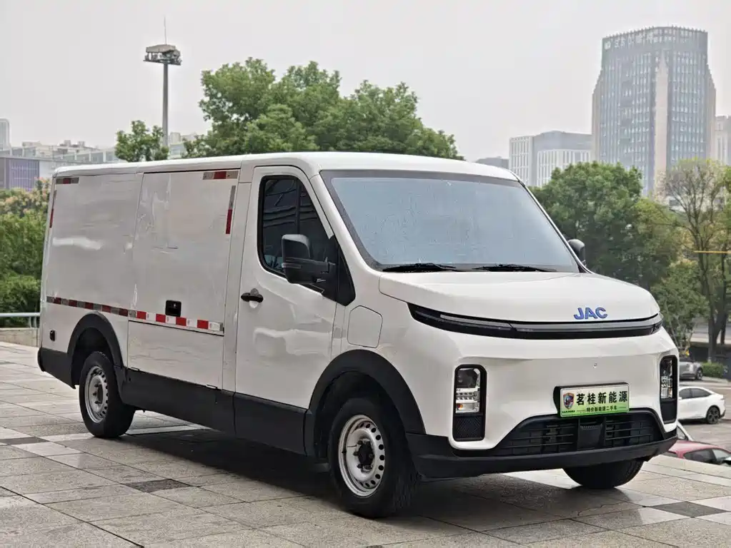 JAC Van Polo — миниатюра 2