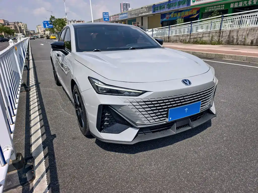 Changan UNI-V — миниатюра 3