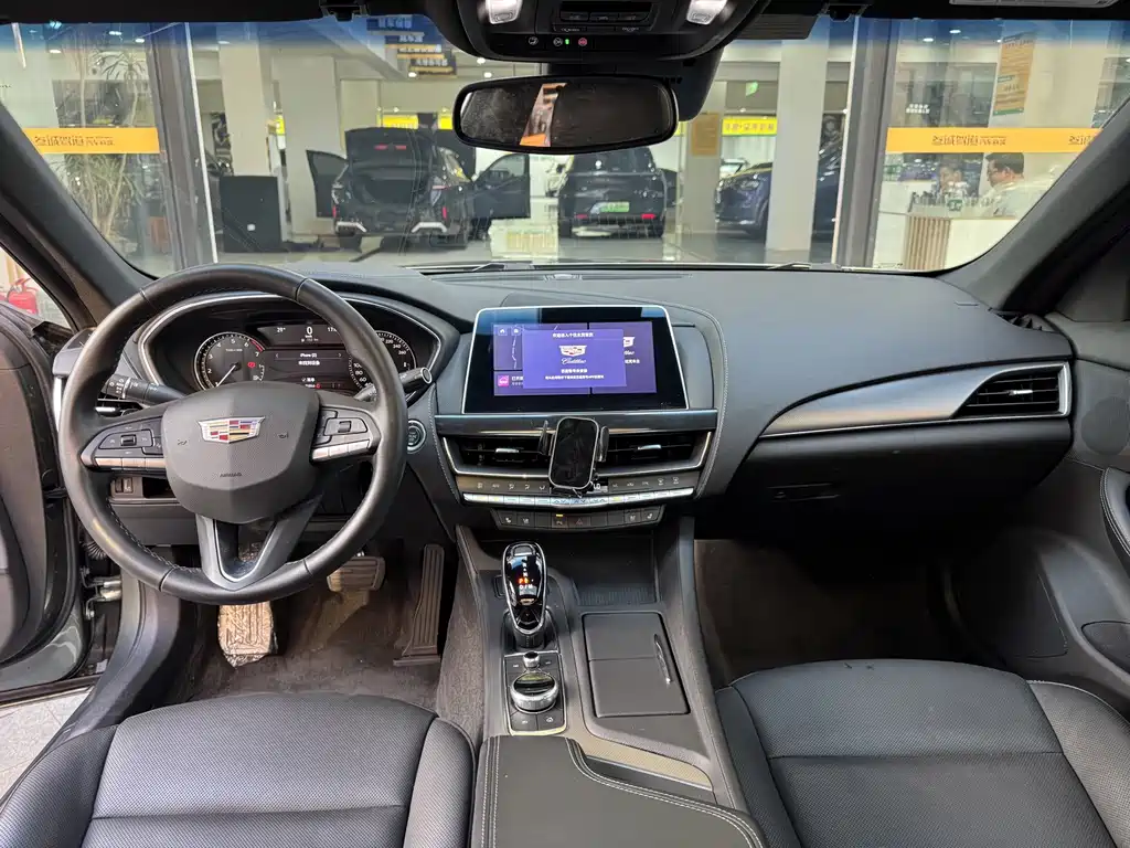 Cadillac CT5 — миниатюра 10