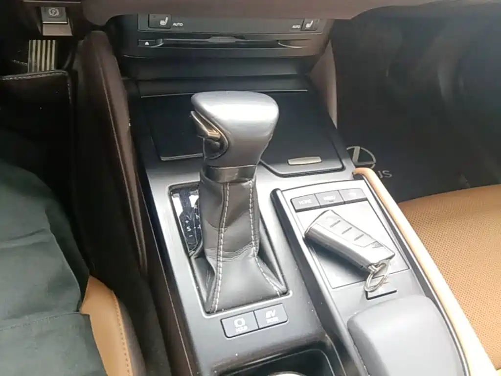 Lexus ES — миниатюра 14