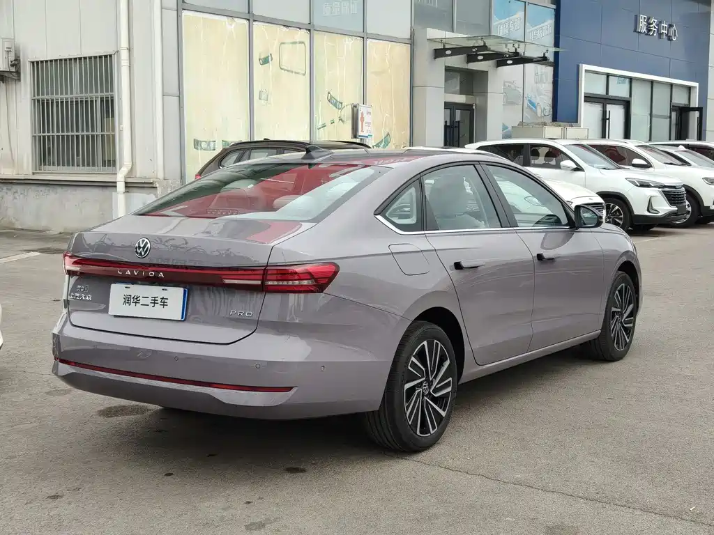 Volkswagen Lavida — миниатюра 3