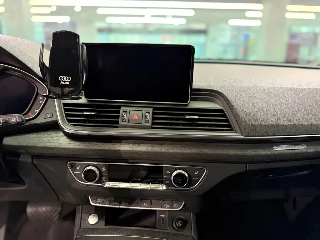 Audi Q5L — миниатюра 9