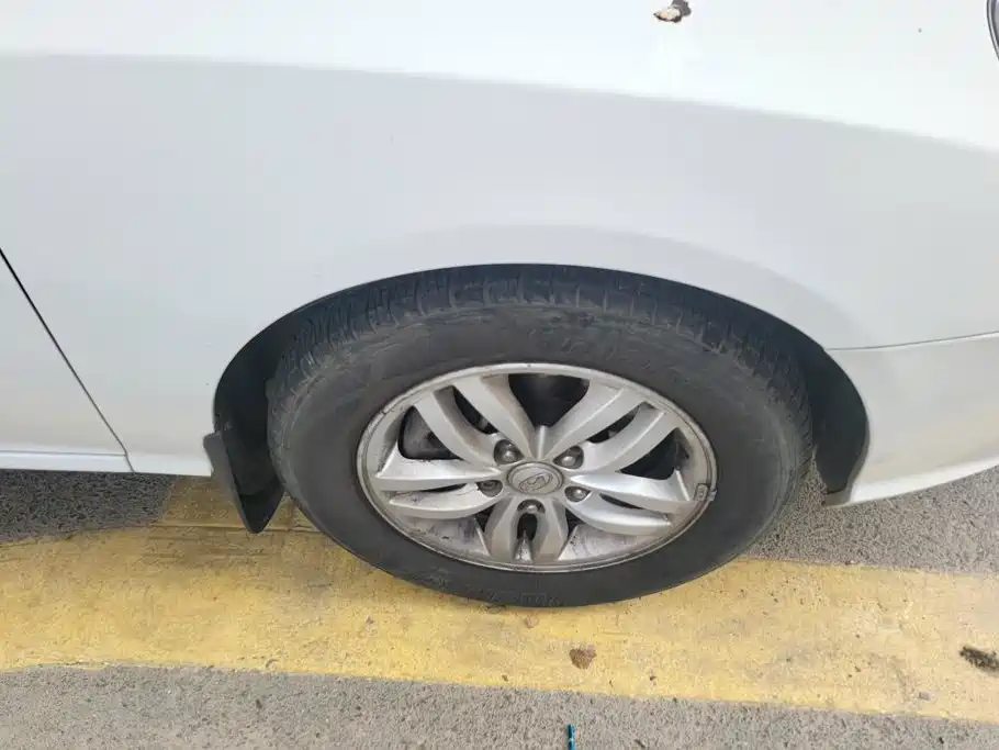 Hyundai Elantra — миниатюра 6