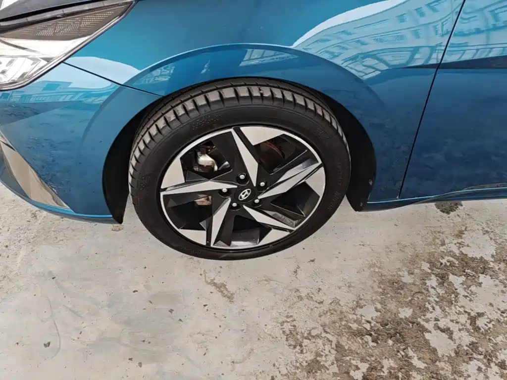 Hyundai Elantra — миниатюра 23