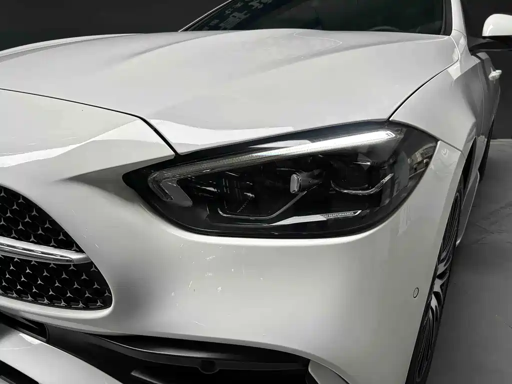 Mercedes-Benz C-Class — миниатюра 6