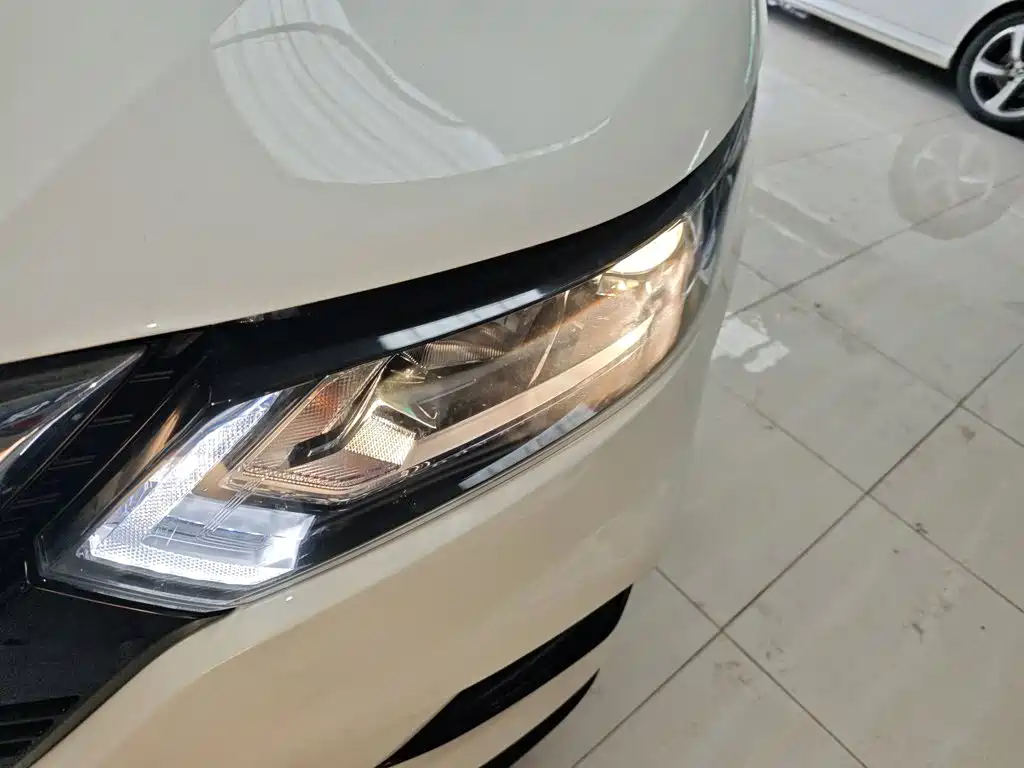 Nissan Qashqai — миниатюра 24