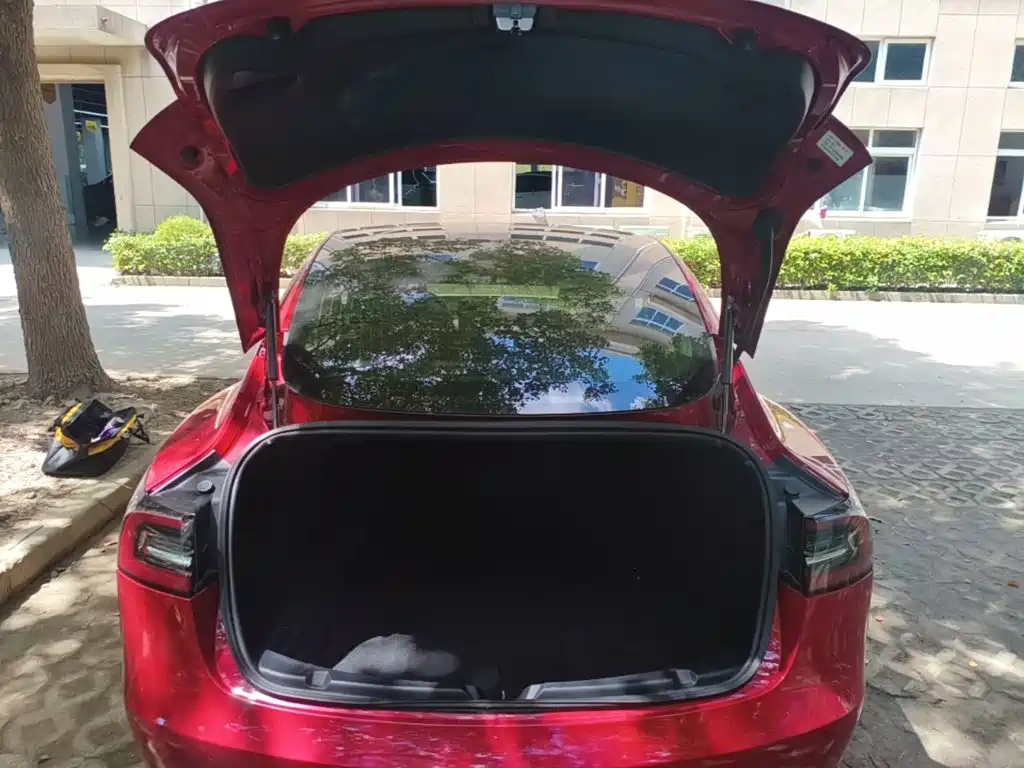 Tesla Model 3 — миниатюра 19