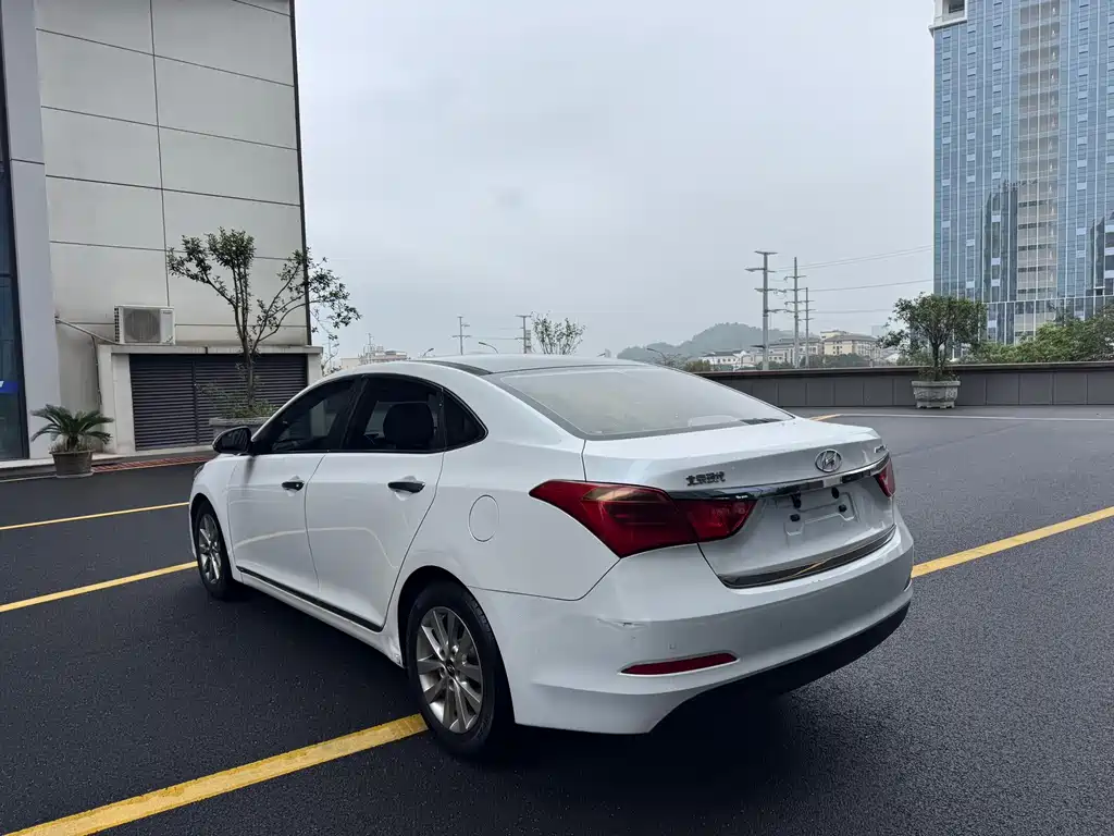 Hyundai Mistra — миниатюра 7