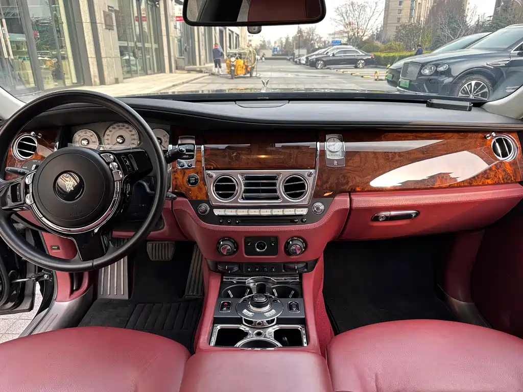 Rolls-Royce Ghost 2010 6.6T Standard