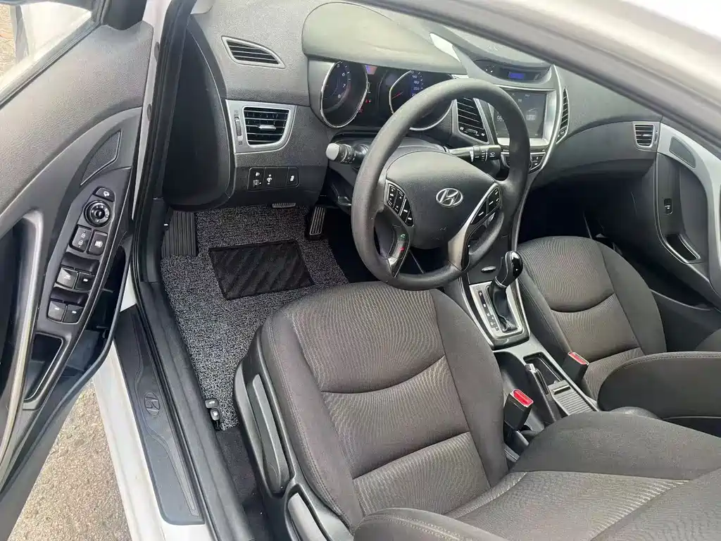 Hyundai Elantra Langdong 1.6L Auto Premium Type, фото 7