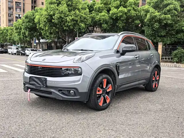 2020 Lynk & Co 01