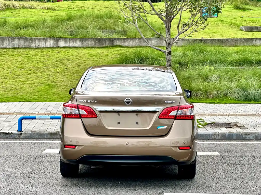 Nissan Sylphy 2014 1.6XV CVT Premium