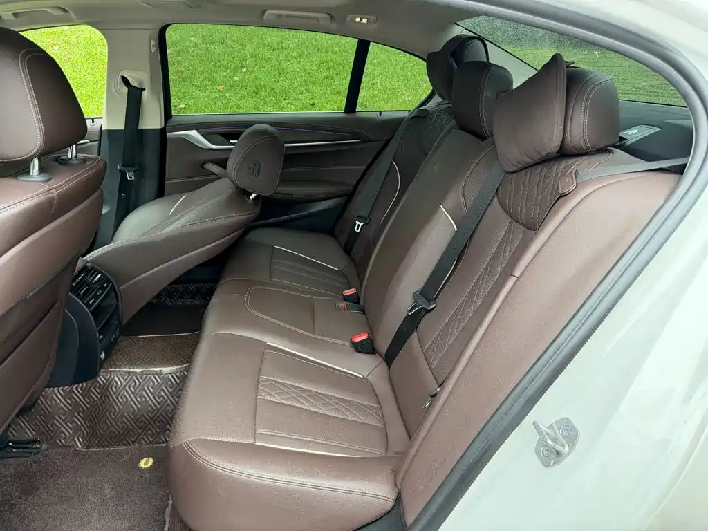 BMW 5 Series New Energy — миниатюра 12
