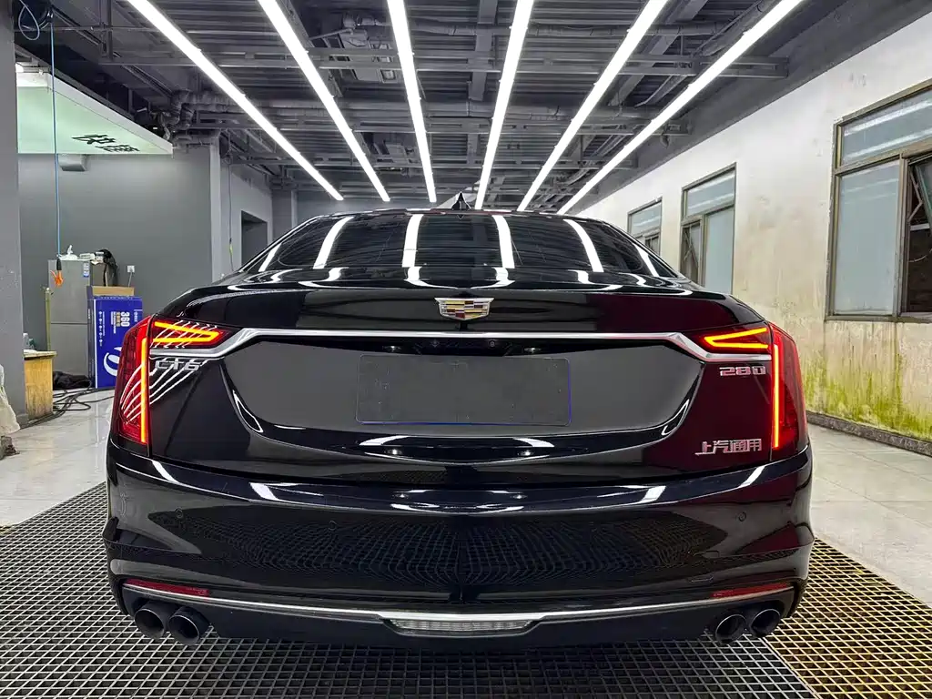 CADILLAC CT6