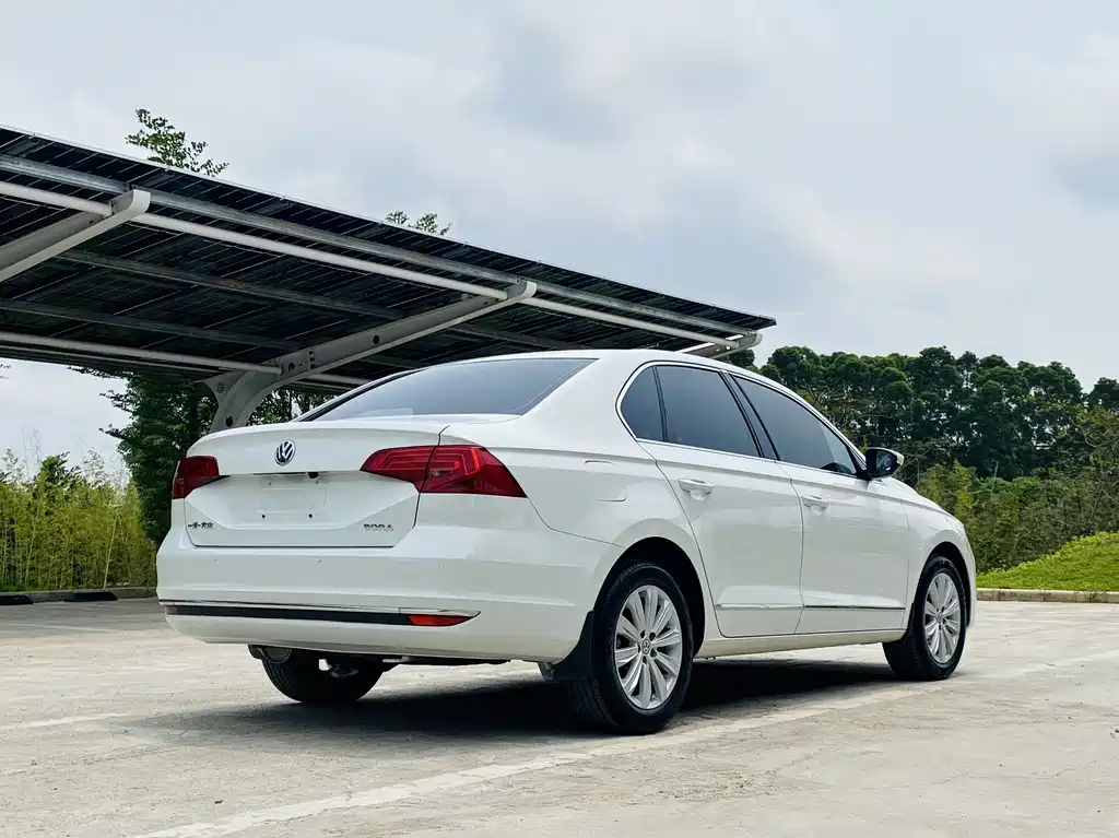 Volkswagen Bora 2016 1.6L AT Comfort
