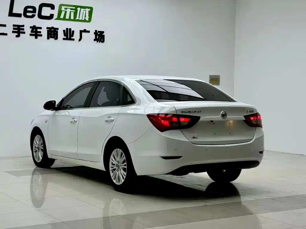 Buick Excelle — миниатюра 13