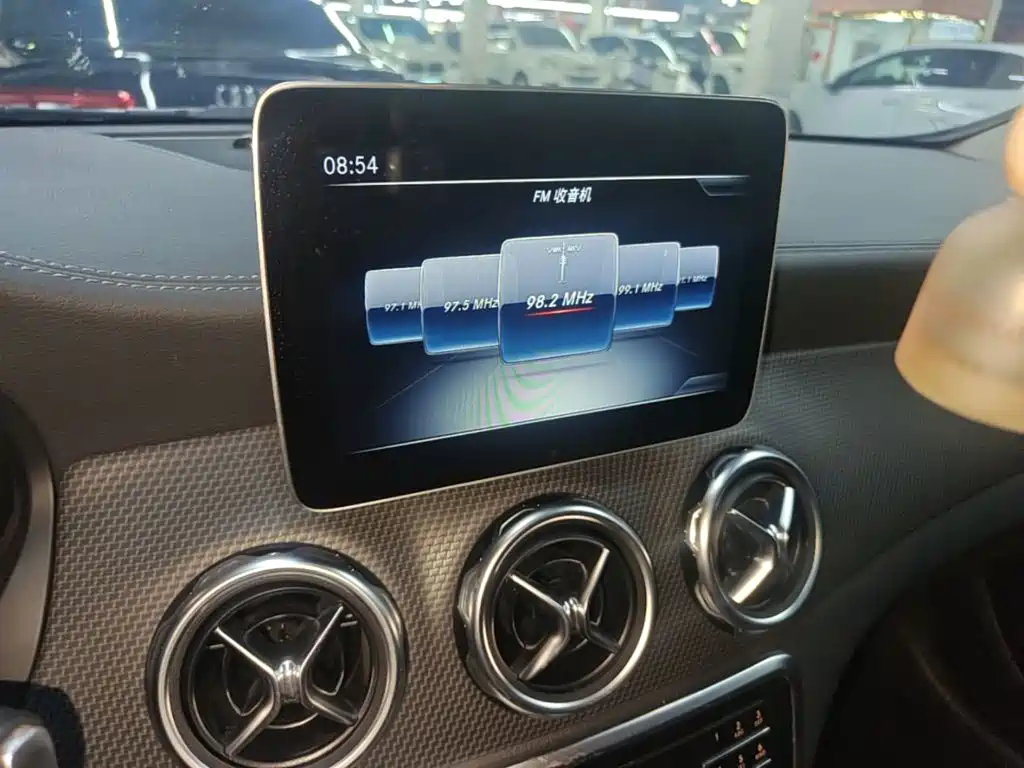 Mercedes-Benz GLA — миниатюра 13