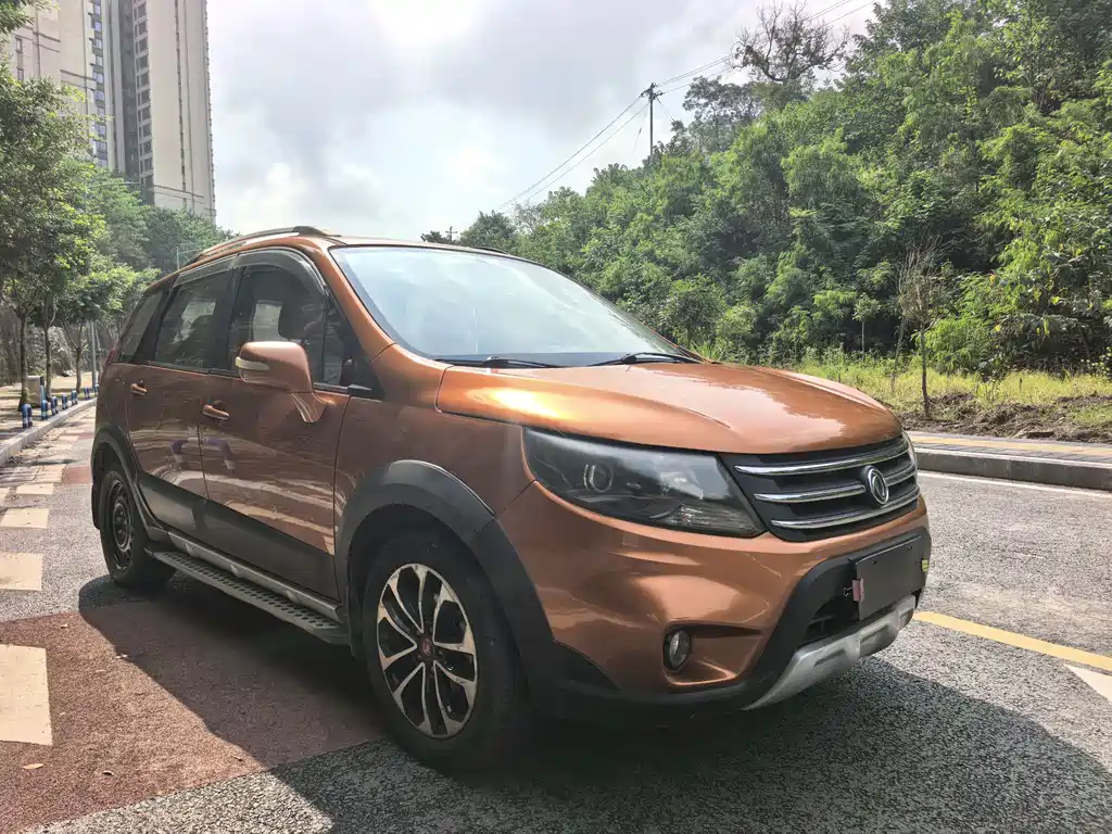 Dongfeng X5 2015 1.6L MT Premium