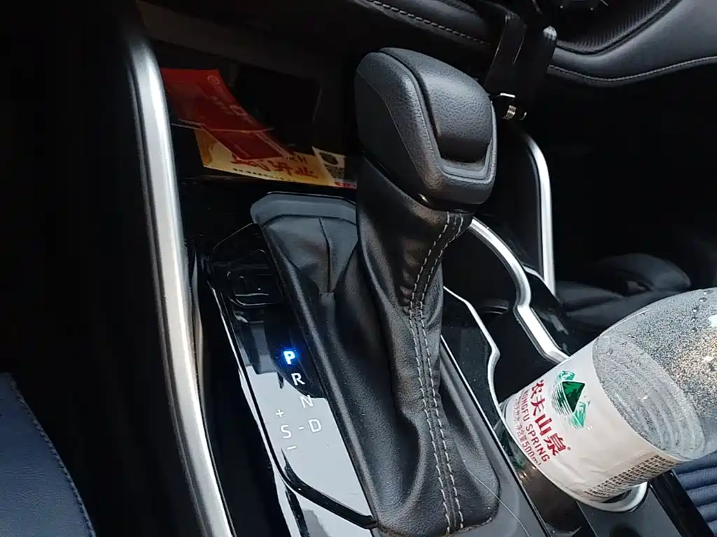 Toyota Crown Kluger — миниатюра 14