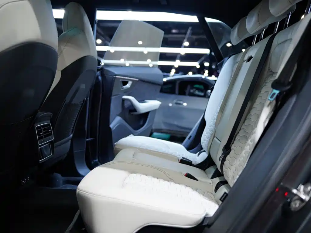 Audi RS Q8 — миниатюра 24