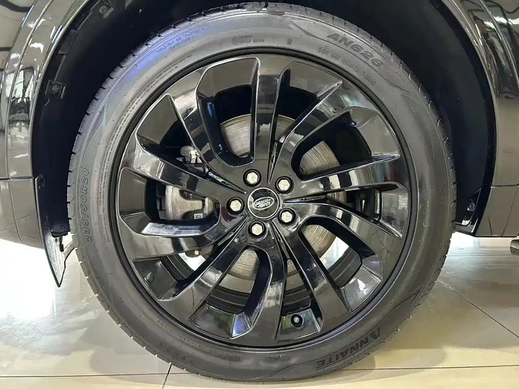 Land Rover Discovery Sport — миниатюра 12