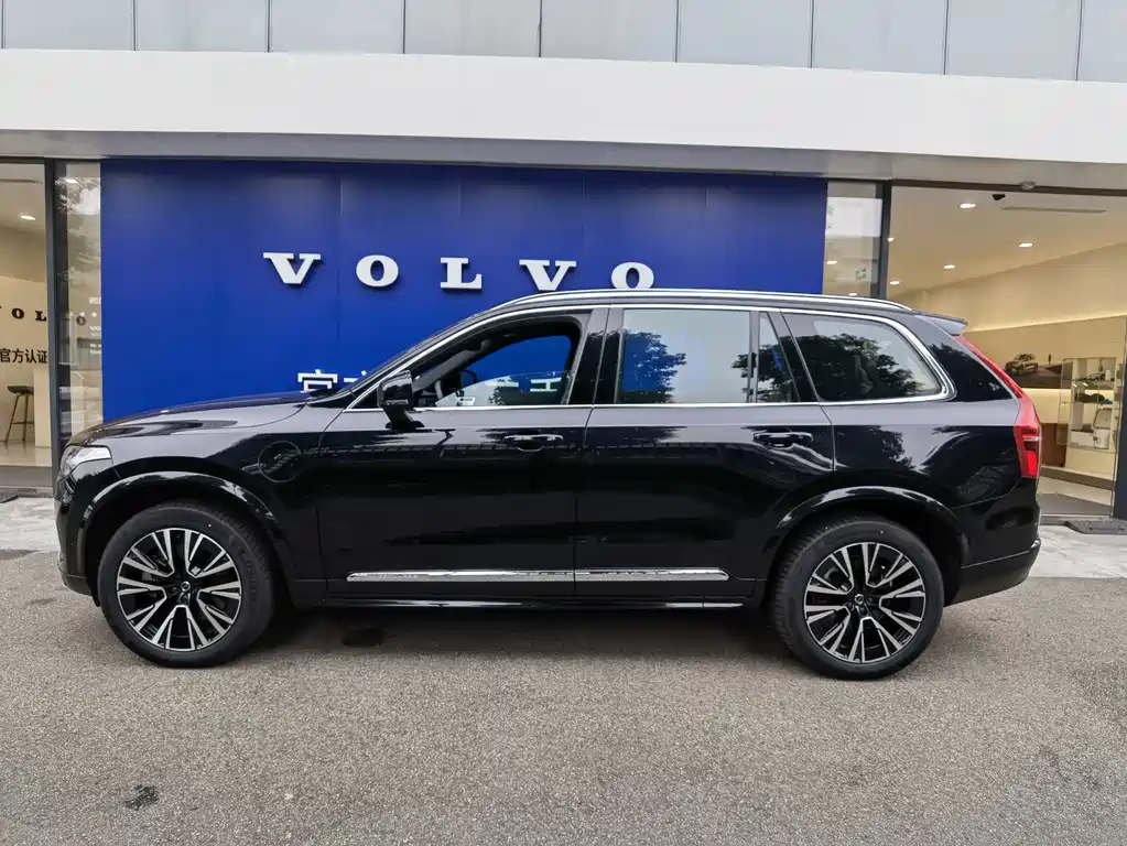 VOLVO  XC90 PLUG IN HYBRID