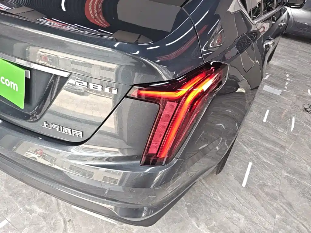 Cadillac CT5 — миниатюра 8