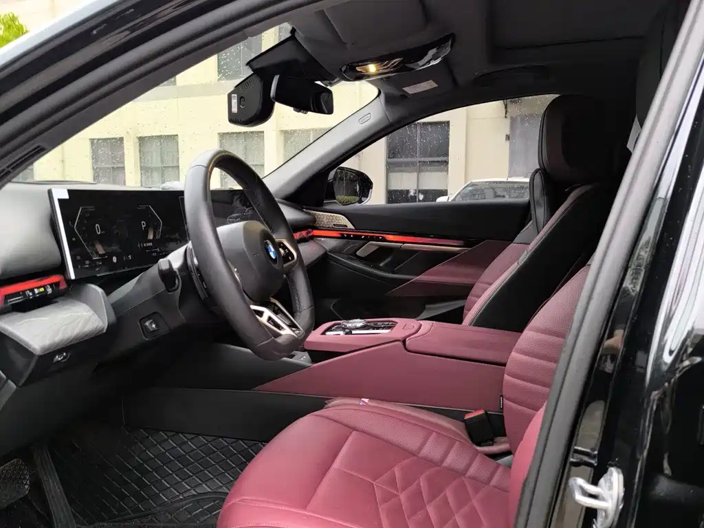 BMW 5 Series — миниатюра 6