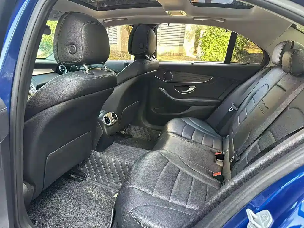 Mercedes-Benz C-Class — миниатюра 9