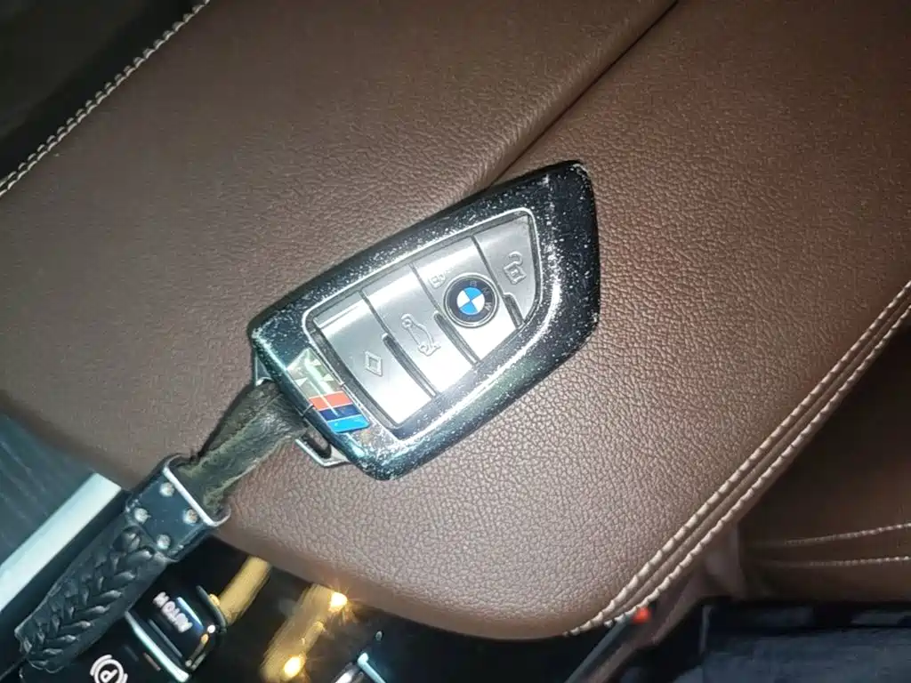 BMW 5 Series — миниатюра 9