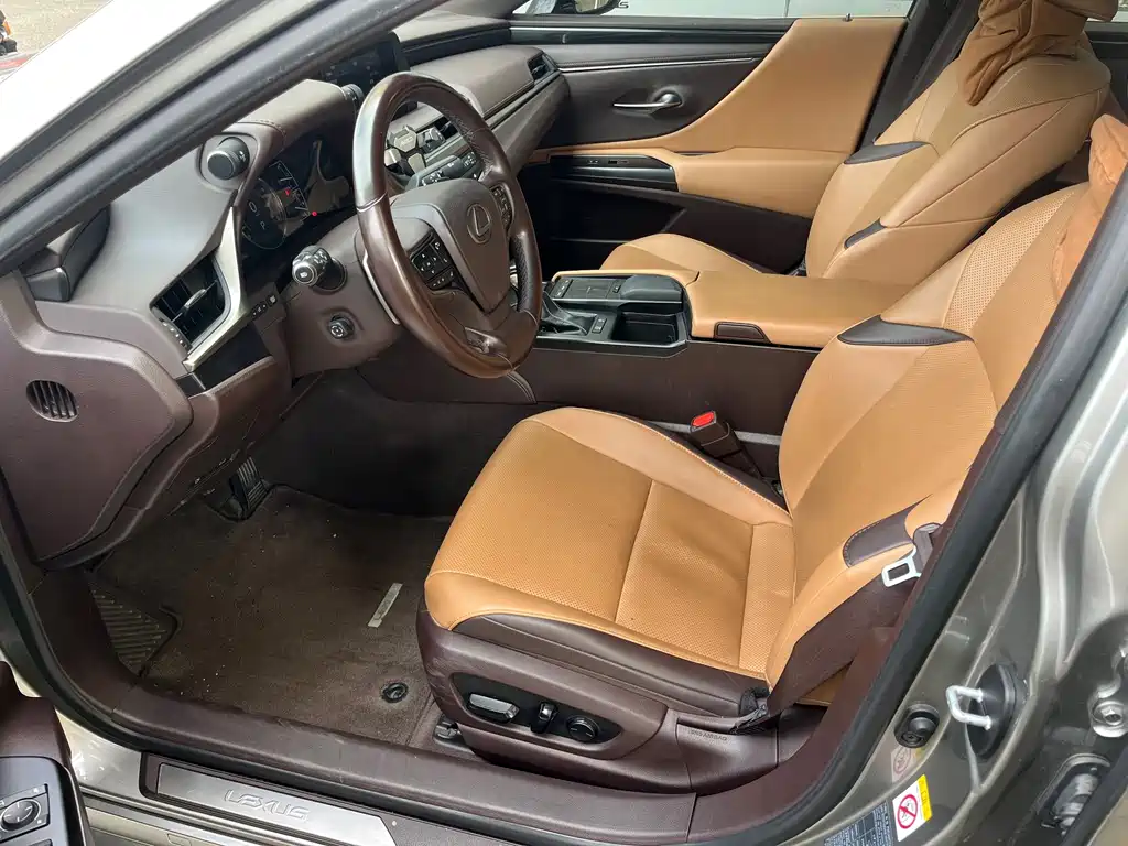 Lexus ES — миниатюра 9