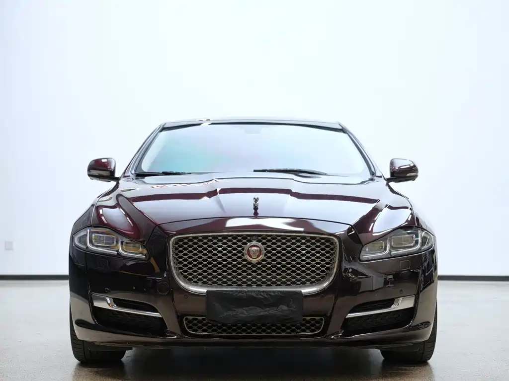 Jaguar XJ — миниатюра 2