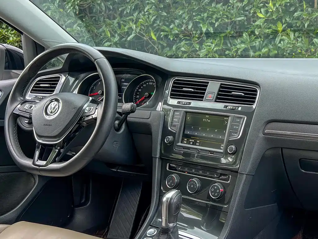 Volkswagen Golf — миниатюра 10