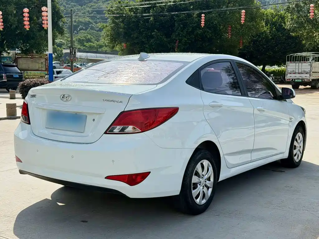 Hyundai Verna — миниатюра 7