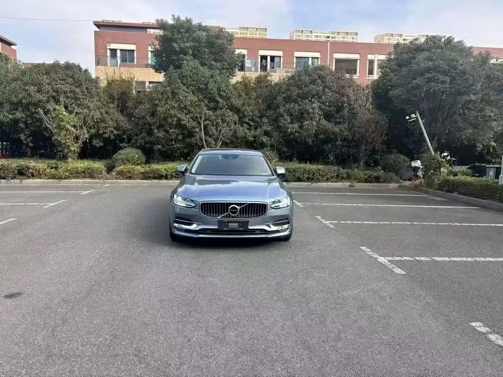 Volvo S90 — миниатюра 2