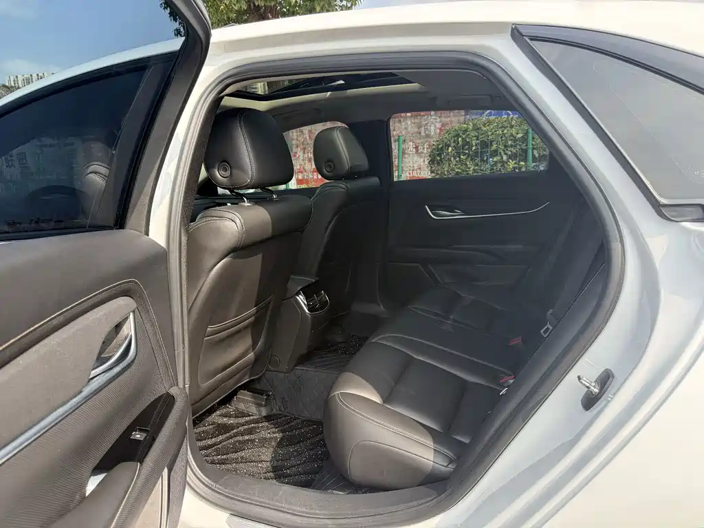 Cadillac XTS — миниатюра 9