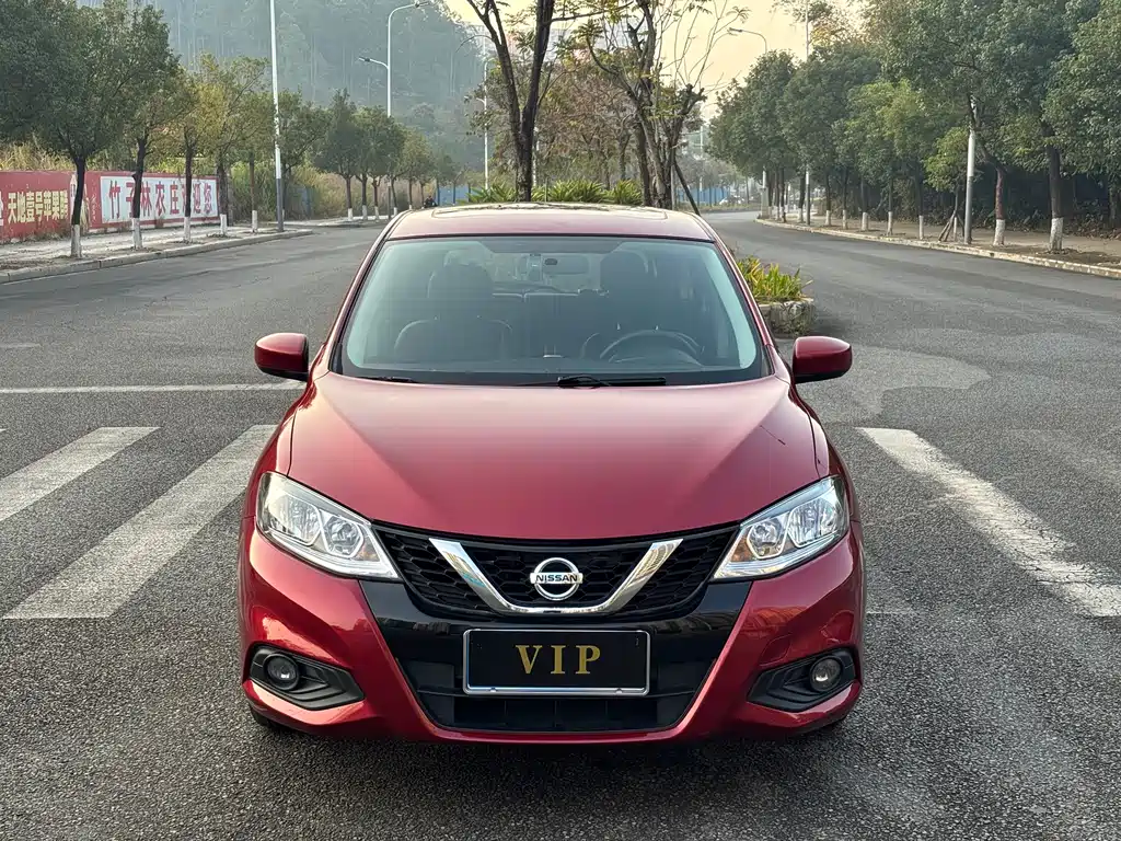 Nissan Tiida — миниатюра 2