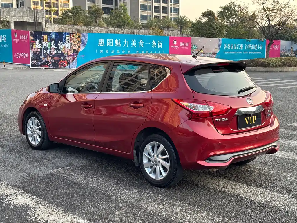 Nissan Tiida — миниатюра 9
