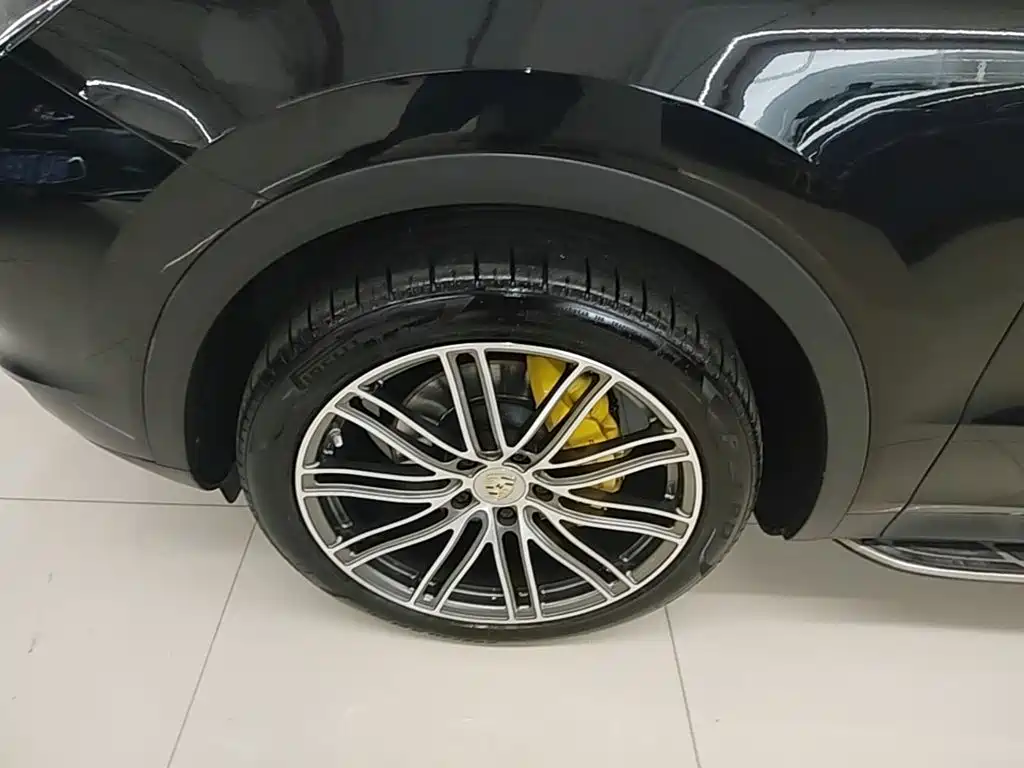 Porsche Cayenne — миниатюра 23