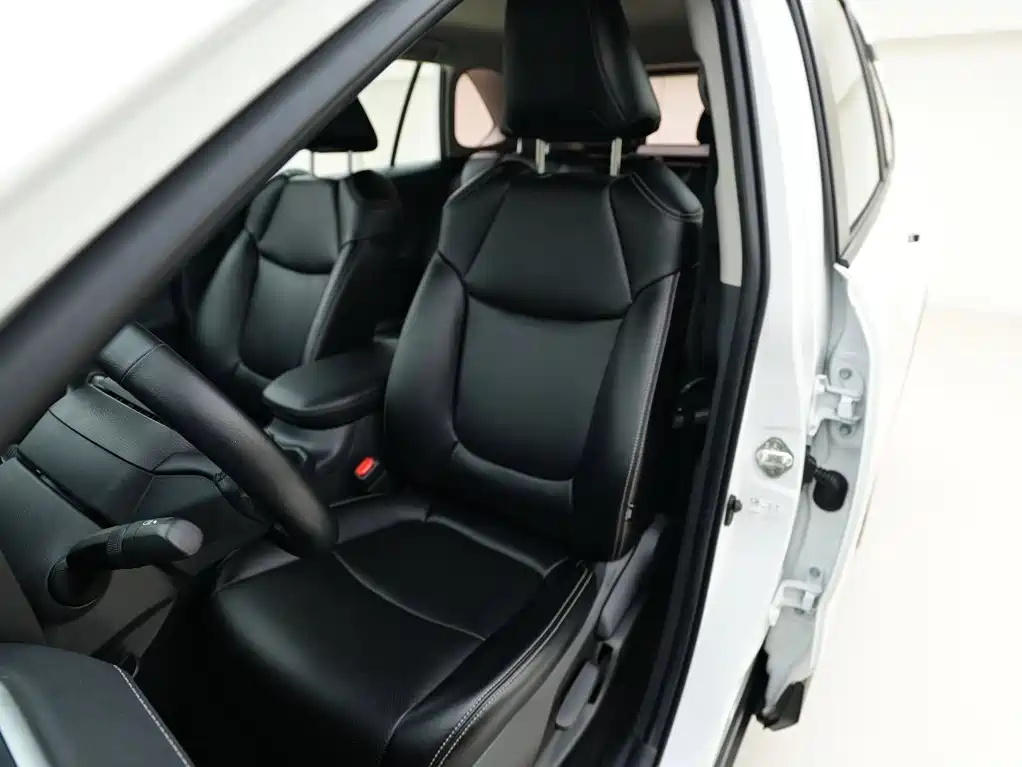 Toyota RAV4 — миниатюра 13